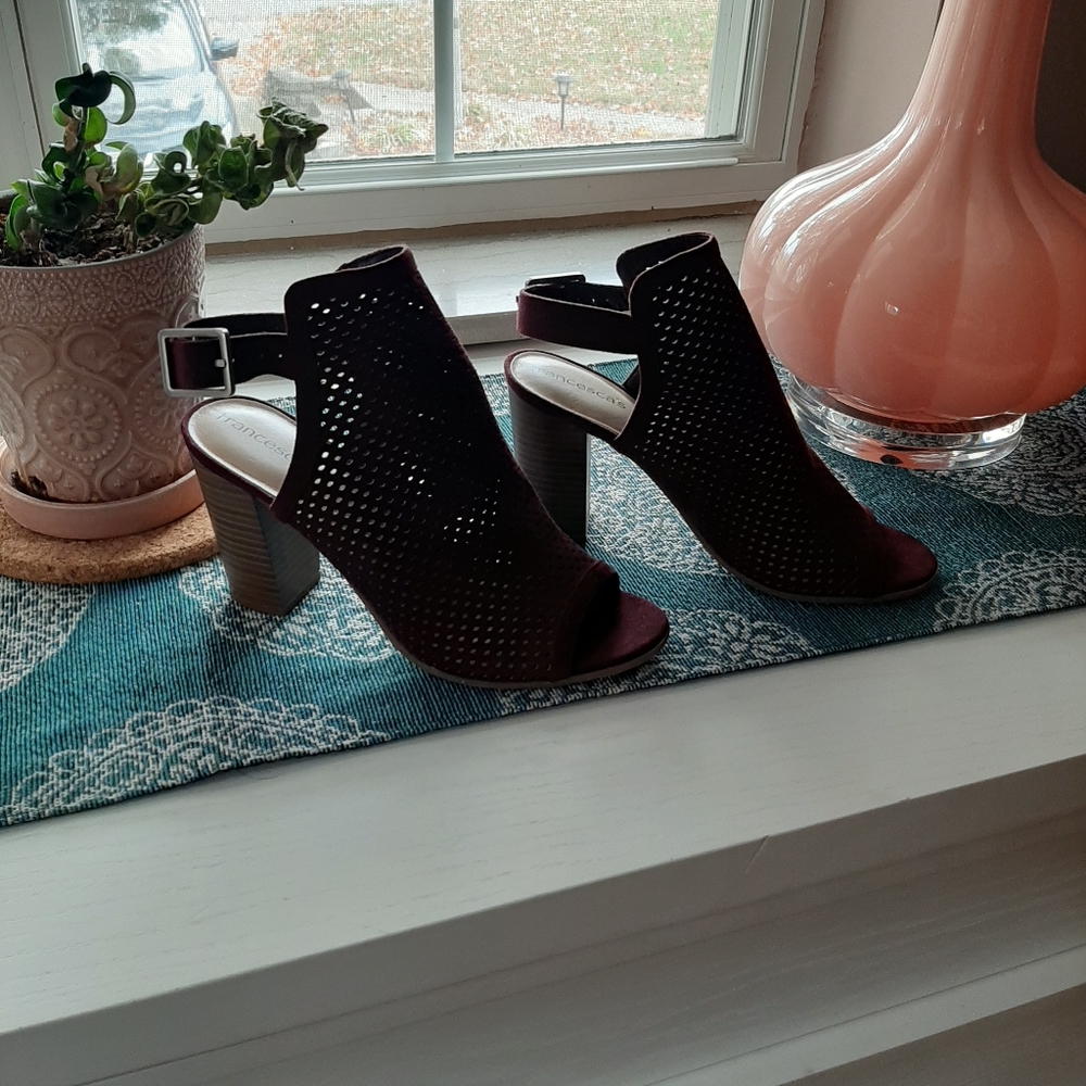 Maroon heels - Picture 13 of 13